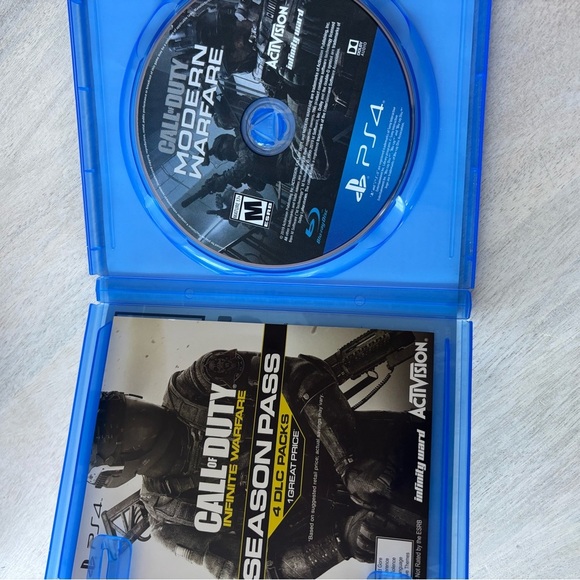 Call of Duty: Infinite Warfare (PlayStation 4, 2016) - Picture 3 of 4